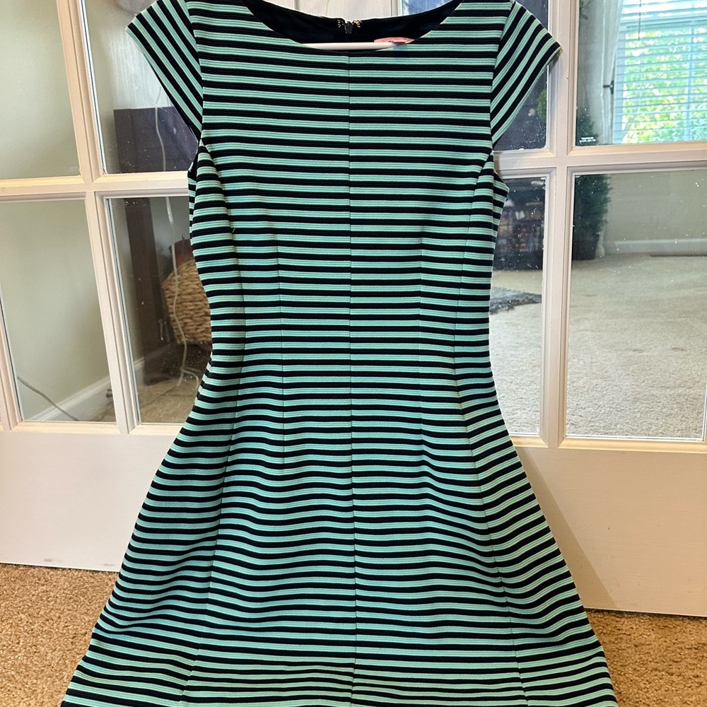 Lilly Pulitzer cap sleeve dress, sz small, navy blue & green